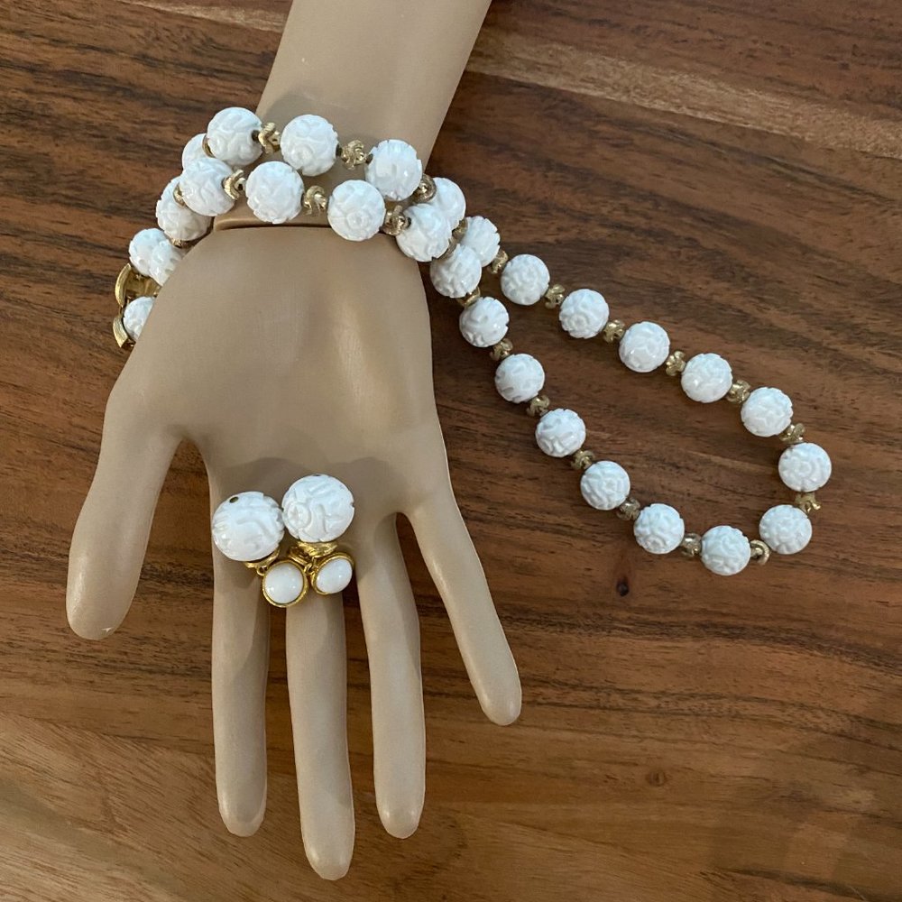 Vintage Signed Monet Necklace & Earrings